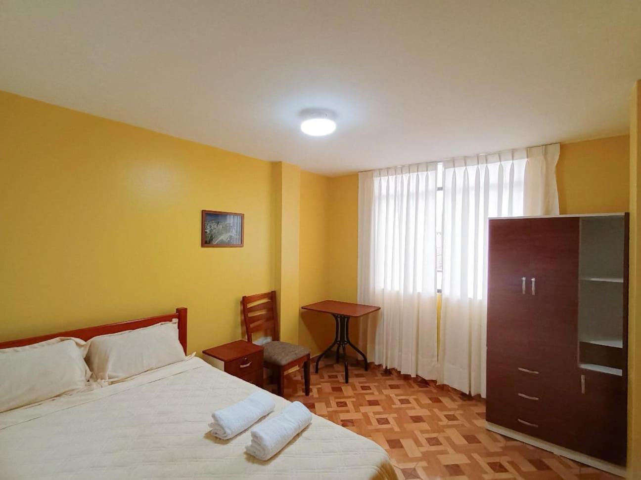 Right Across From The Airport - Free Shuttle - A Y J Familia Apartment Lima Ngoại thất bức ảnh