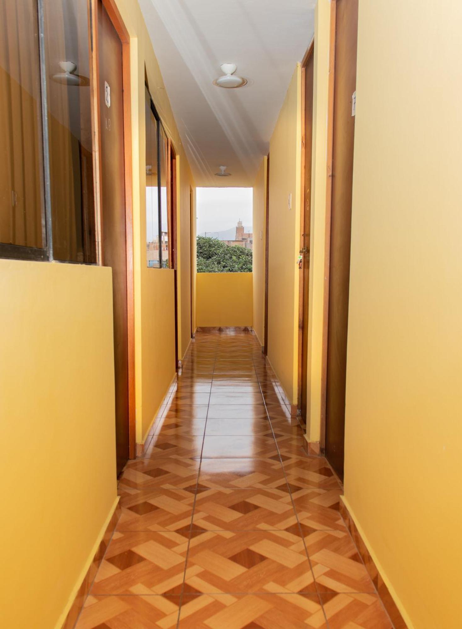 Right Across From The Airport - Free Shuttle - A Y J Familia Apartment Lima Ngoại thất bức ảnh
