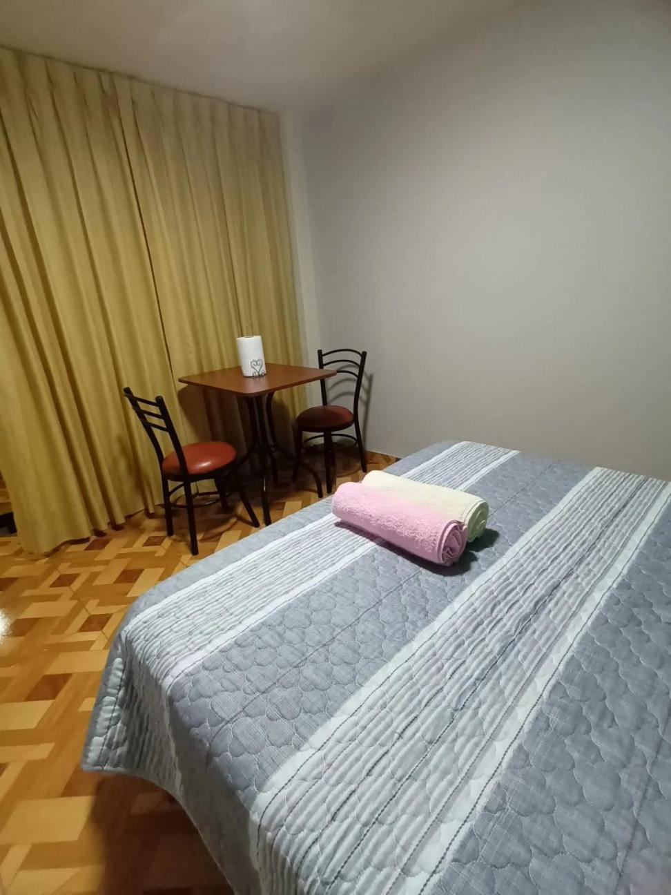 Right Across From The Airport - Free Shuttle - A Y J Familia Apartment Lima Ngoại thất bức ảnh