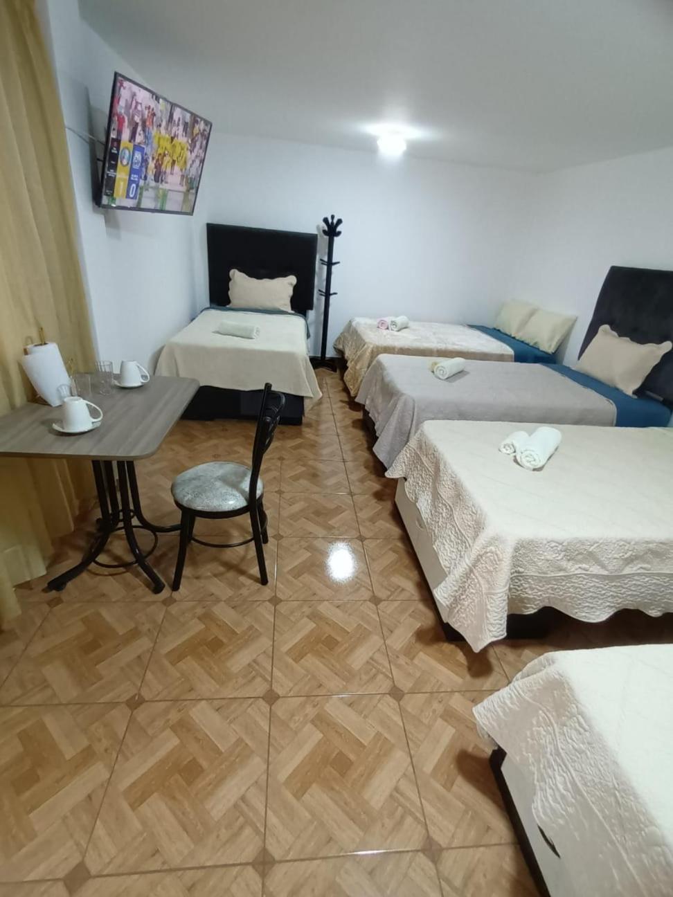 Right Across From The Airport - Free Shuttle - A Y J Familia Apartment Lima Ngoại thất bức ảnh