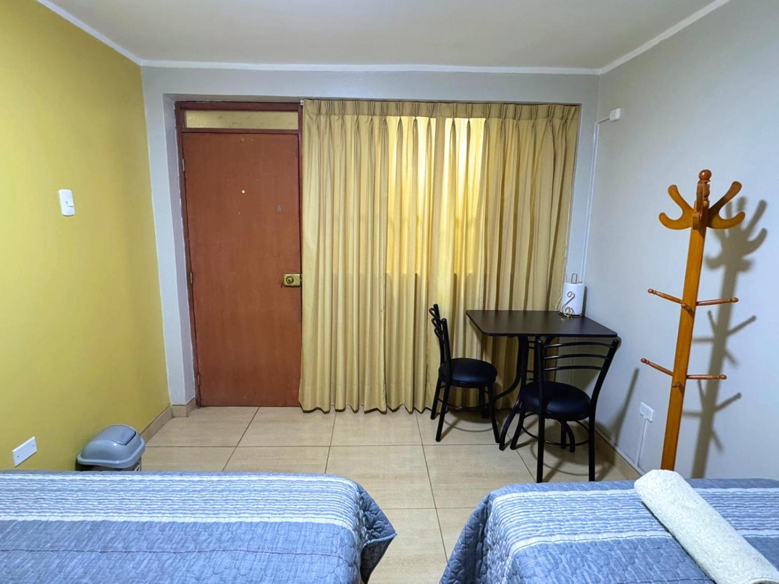Right Across From The Airport - Free Shuttle - A Y J Familia Apartment Lima Ngoại thất bức ảnh
