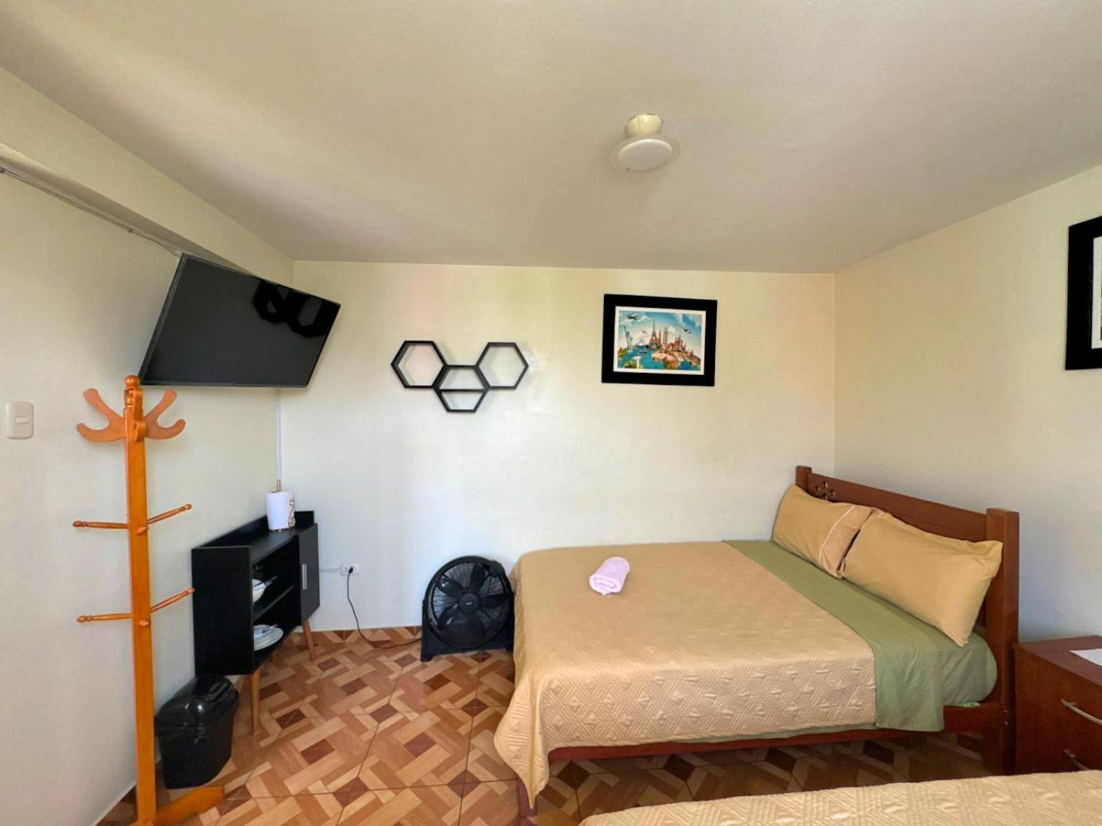 Right Across From The Airport - Free Shuttle - A Y J Familia Apartment Lima Ngoại thất bức ảnh